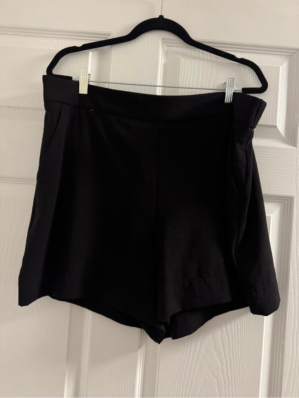 High-Waist Black Women's Pleated Shorts